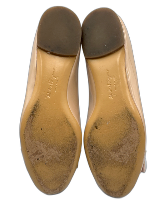 Salvatore Ferragamo Shoe Size 5 Beige Patent Leather Bow Round Toe Flats Beige / 5