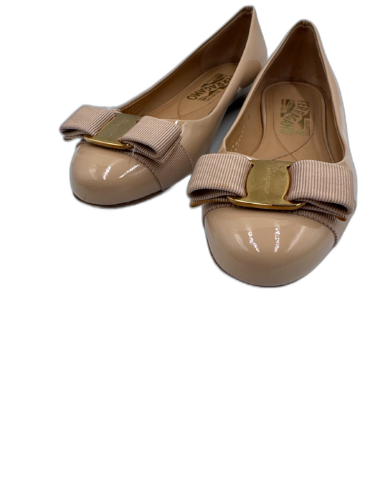 Salvatore Ferragamo Shoe Size 5 Beige Patent Leather Bow Round Toe Flats Beige / 5