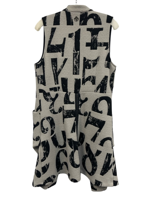 Chalet et Ceci Size S Taupe Gray & Black Polyester Blend Abstract Text Jacket Taupe Gray & Black / S