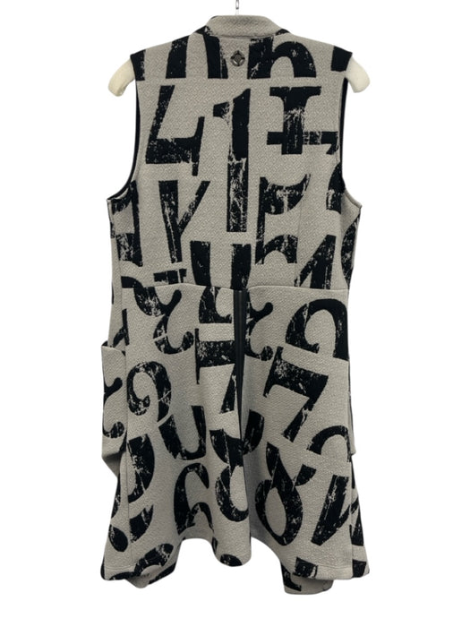 Chalet et Ceci Size S Taupe Gray & Black Polyester Blend Abstract Text Jacket Taupe Gray & Black / S
