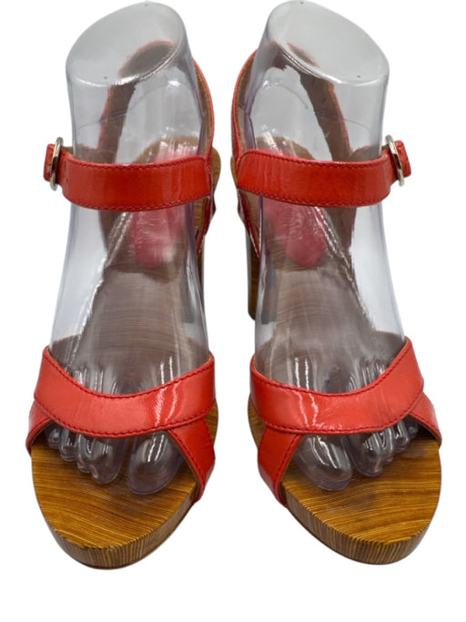 Salvatore Ferragamo Shoe Size 8 Coral Orange Patent Leather Wood Sandals Coral Orange / 8