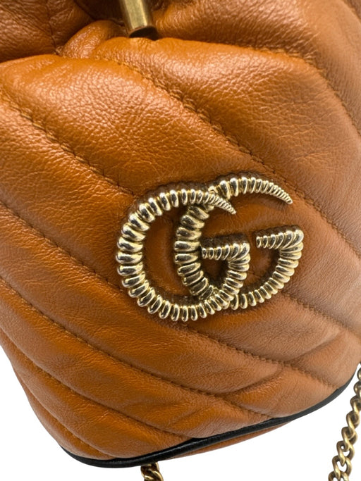 Gucci Chestnut Brown Leather Gold hardware Chain Bucket Dustbag Inc. Bag Chestnut Brown / Small