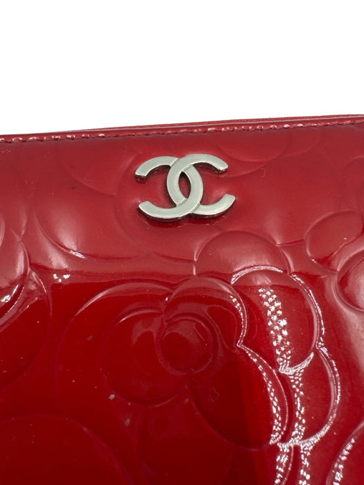 Chanel Red Patent Leather Zip Close Camellia Interlocking CC Wallets Red