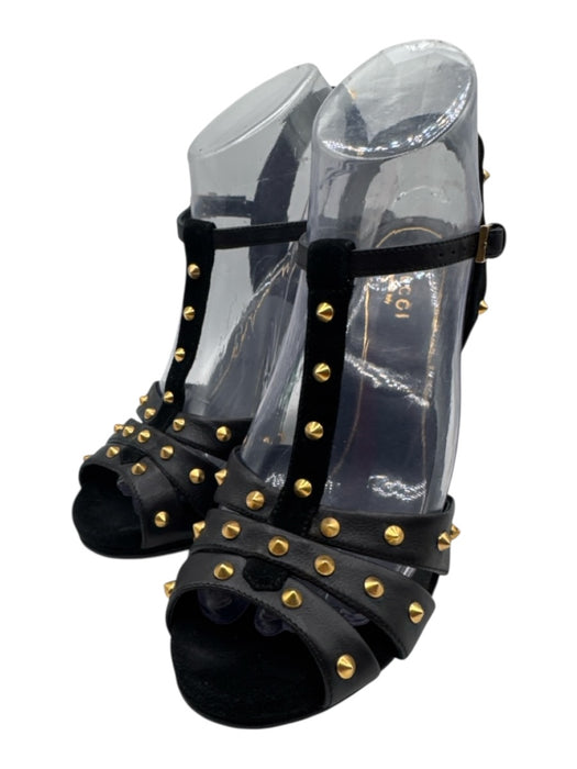 Gucci Shoe Size 37 Black & Gold Tone Leather Upper Studded Caged T Strap Sandals Black & Gold Tone / 37