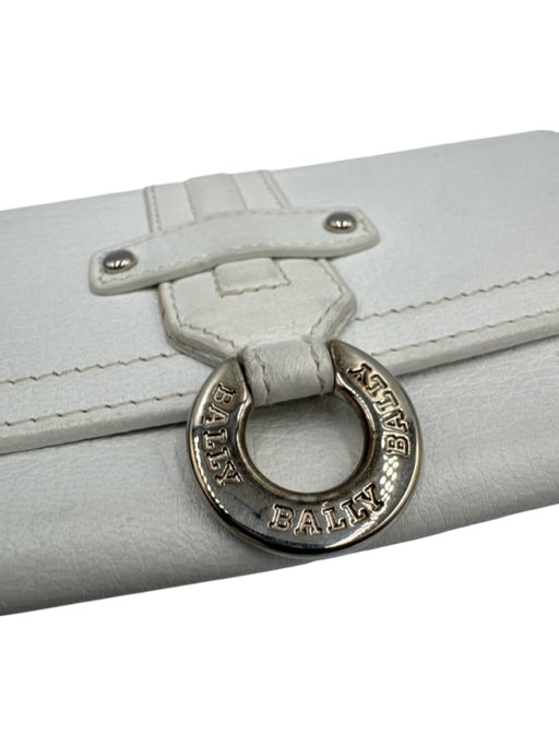 Bally White Leather Flap Silver Tone Hardware Snap Closure Continental Wallets White