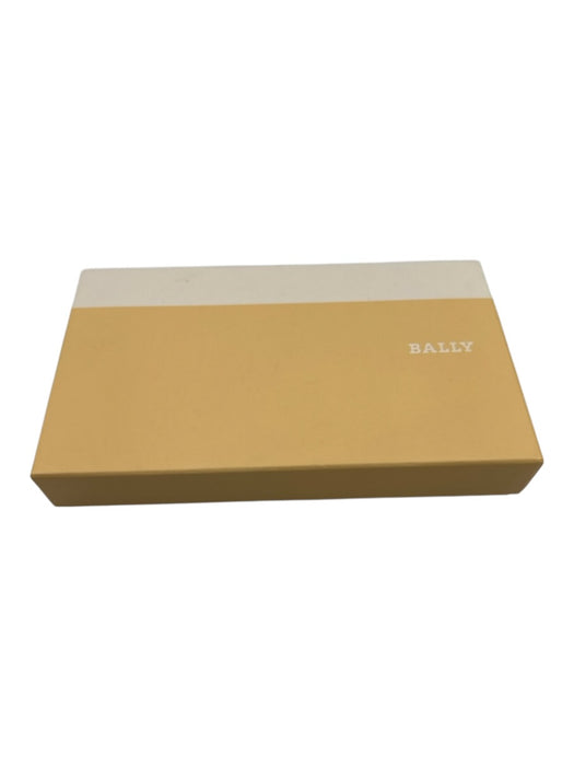 Bally White Leather Flap Silver Tone Hardware Snap Closure Continental Wallets White