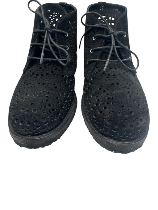 Alaia Shoe Size 37 Black Leather Upper Perforated Laser Cut Lace Up Booties Black / 37