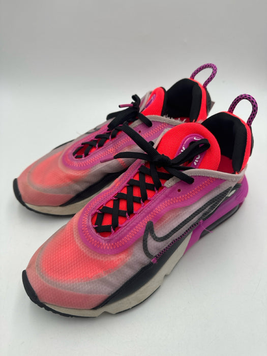 Nike Shoe Size 8.5 Pink & Multi Synthetic Low Top lace up Sneakers