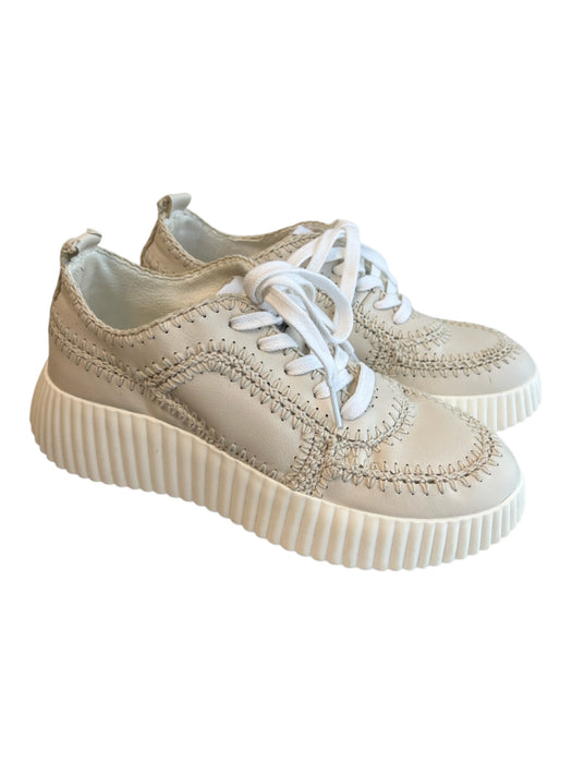Coconuts by Matisse Shoe Size 6 Off White Leather Stitch Detail Round Toe Shoes Off White / 6