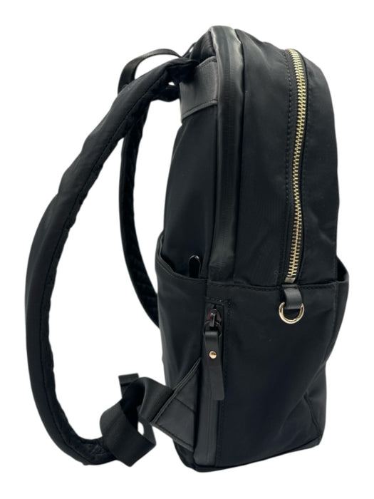 Lo & Sons Black Polyester Zip Close Multiple Pockets Internal Compartments Bag Black