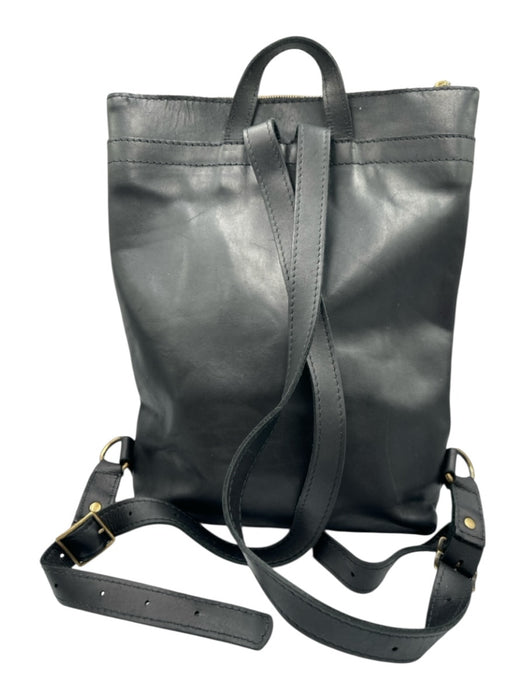 Portland Leather Black Leather Zip Close Adjustable Straps Pouch Backpack Bag Black