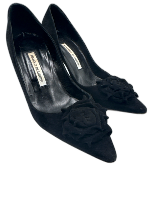 Manolo Blahnik Shoe Size 38 Black Suede Floral Applique Mid Heel Pumps Black / 38