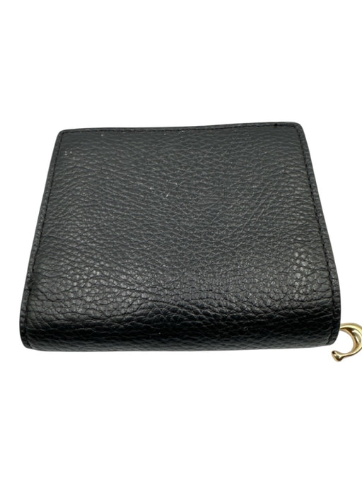 Coach Black Pebble Leather Zip Close Button Close Logo Wallets Black