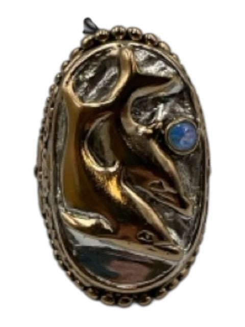 Sajen Gold Tone Metal Oval Dolphin Sculpted Ring Gold Tone