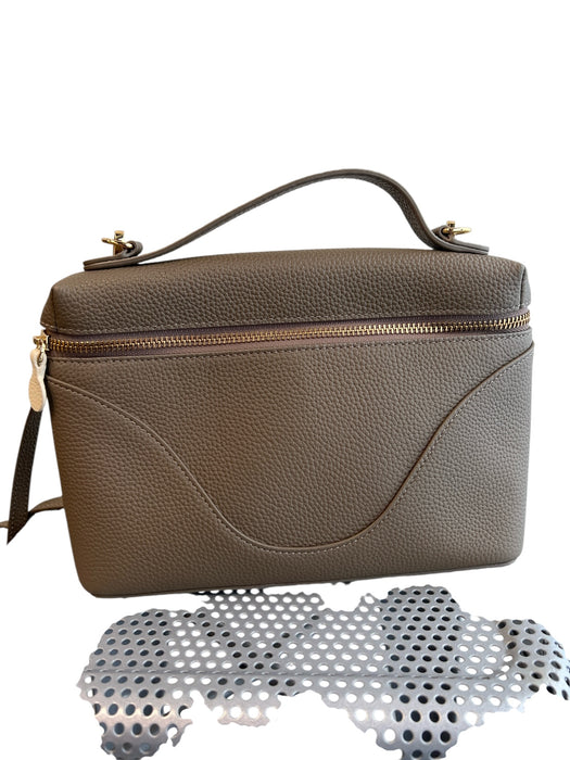Oleada Grey Leather Crossbody Backpack Zip Close Gold Hardware Bag Grey / S