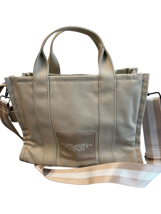 Marc Jacobs Beige Canvas Crossbody Logo Zip Close Detachable Bag Beige / M