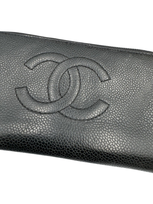 Chanel Black Caviar Leather Zip Up Interlocking CC Logo Continental Wallets Black