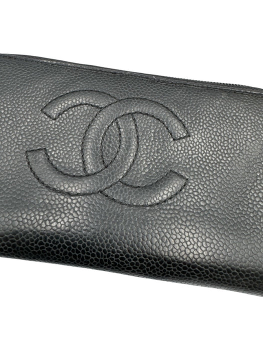 Chanel Black Caviar Leather Zip Up Interlocking CC Logo Continental Wallets Black