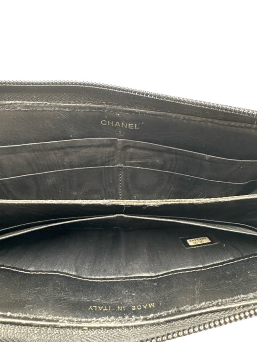 Chanel Black Caviar Leather Zip Up Interlocking CC Logo Continental Wallets Black
