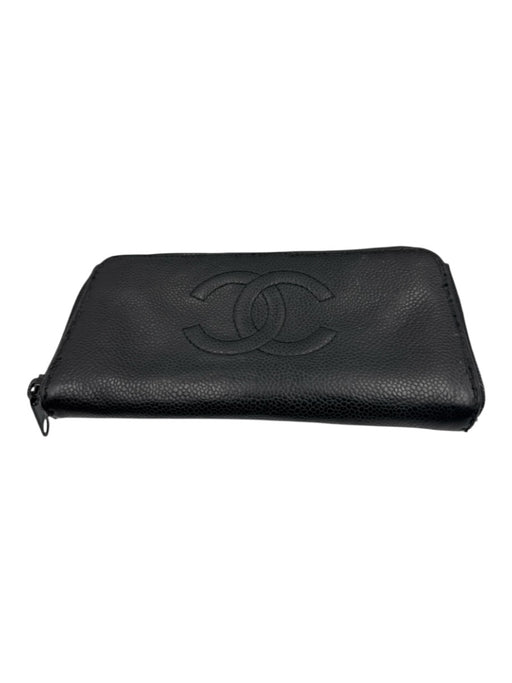 Chanel Black Caviar Leather Zip Up Interlocking CC Logo Continental Wallets Black