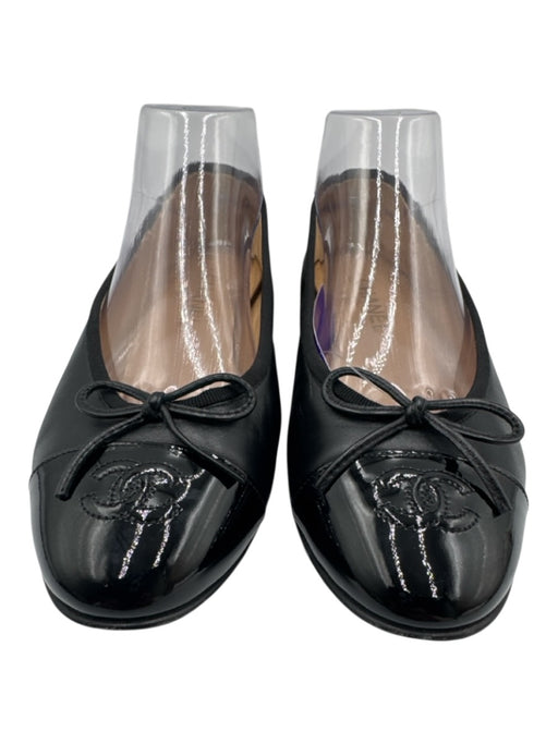 Chanel Shoe Size 39.5 Black Leather & Patent Leather Cap Toe Logo Flats Black / 39.5