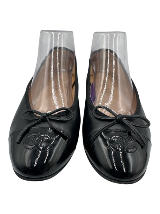 Chanel Shoe Size 39.5 Black Leather & Patent Leather Cap Toe Logo Flats Black / 39.5