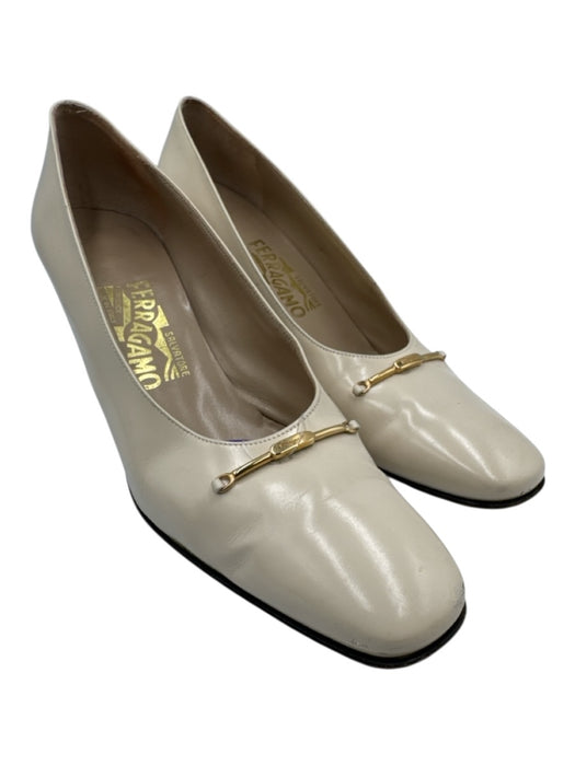 Ferragamo Shoe Size 9 White Patent Leather Almond Square Toe Gold Hardware Pumps White / 9