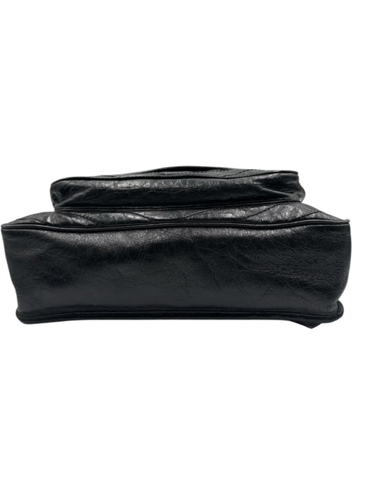 Yves Saint Laurent Black Leather Chain Crinkle Crossbody Bag Black / Medium