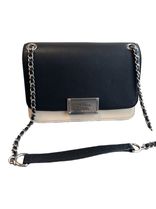 Marc Jacobs Ivory & Black Pebble Leather Silver Hardware Magnetic Snap Bag Ivory & Black / S