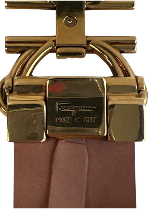 Salvatore Ferragamo Black Leather Gold hardware Logo Belts Black / Medium