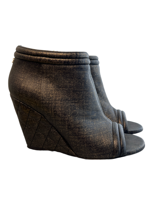 Chanel Shoe Size 39 Black Manmade Material Ankle Bootie Quilted Open Toe Shoes Black / 39
