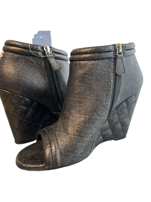 Chanel Shoe Size 39 Black Manmade Material Ankle Bootie Quilted Open Toe Shoes Black / 39
