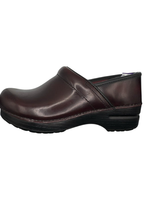 Dansko Shoe Size 38 Burgundy Leather Round Toe Slip On Clogs Burgundy / 38