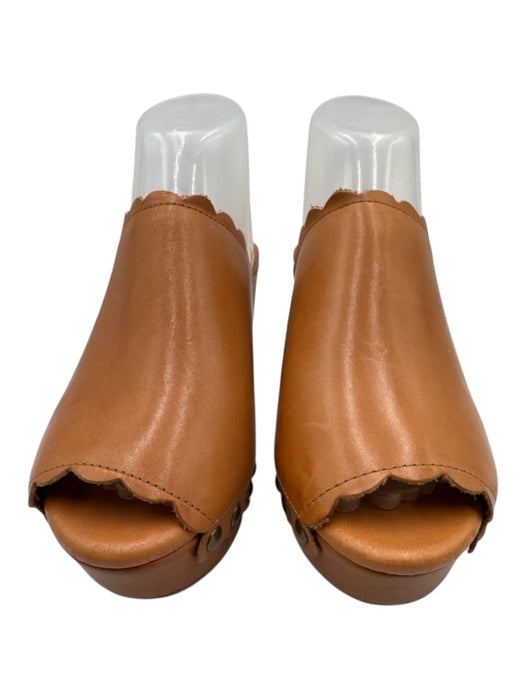 Chocolat Blu Shoe Size 8.5 Caramel Brown Leather Studded Peep Toe Clogs Caramel Brown / 8.5