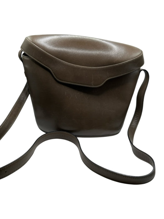 Salvatore Ferragamo Taupe Leather Top Flap Crossbody Gold Hardware Crossbody Bag Taupe / M