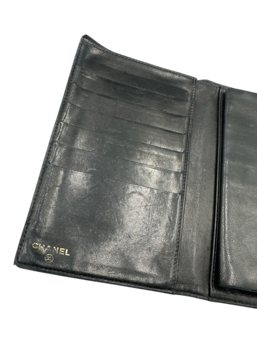 Chanel Black Caviar Leather Snap Button Interlocking CC Bifold Wallets Black