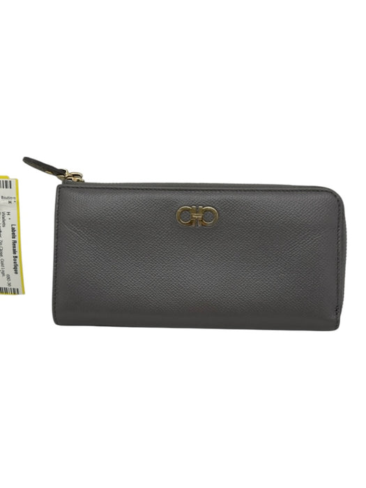 Salvatore Ferragamo Gray Leather Zip Close Gold Logo Card holder Wallets Gray