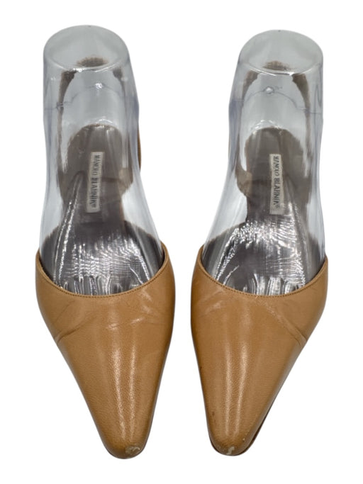 Manolo Blahnik Shoe Size 38 Tan Leather Shiny Pointed Toe Slingback Pumps Tan / 38