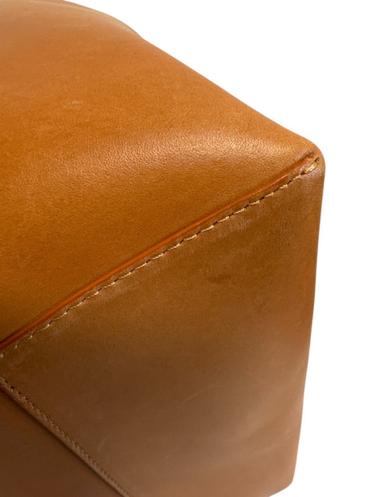 Mansur Gavriel Tan Leather Drawstring Crossbody Bucket Pouch Inc. Bag Tan / M/L