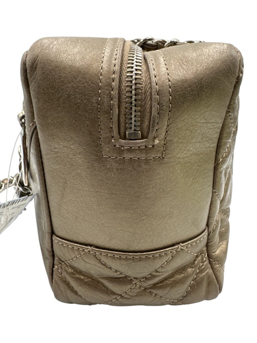 Chanel Gold Taupe Leather Chain Strap Quilted Interlocking CC Zip Close Bag Gold Taupe / Small