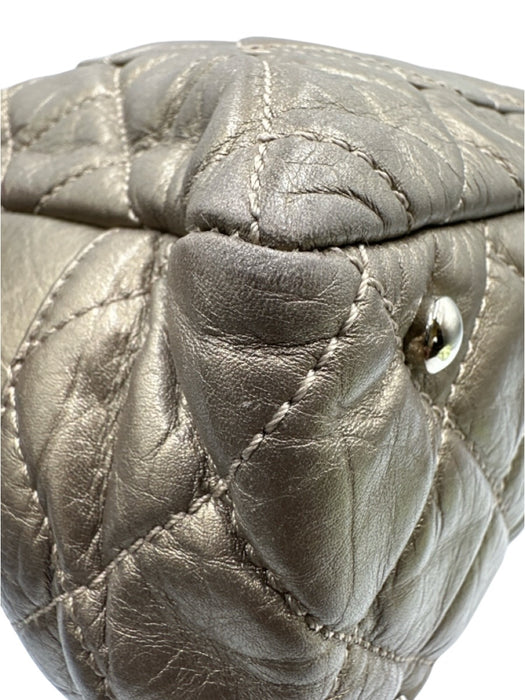 Chanel Gold Taupe Leather Chain Strap Quilted Interlocking CC Zip Close Bag Gold Taupe / Small