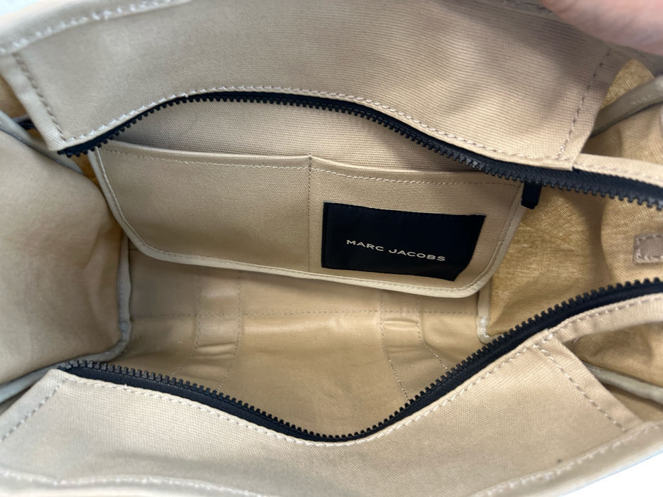 Marc Jacobs Beige Canvas Zip Close print on front Shoulder Bag Beige / M