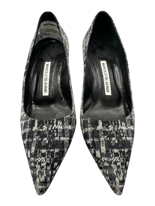 Manolo Blahnik Shoe Size 36 Black & White Canvas & Leather Pointed Toe Pumps Black & White / 36