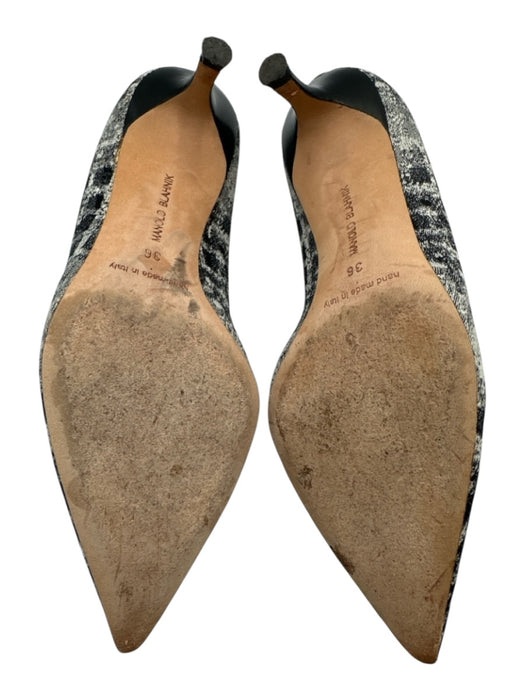 Manolo Blahnik Shoe Size 36 Black & White Canvas & Leather Pointed Toe Pumps Black & White / 36