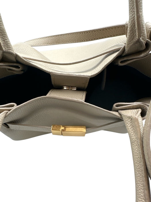DeMellier Beige Leather Snap Detail Magnetic Snap Closure Removable Strap Bag Beige / Midi