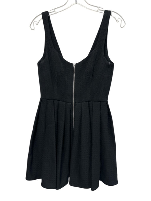 Alexis Size Medium Black Cotton Blend Sleeveless Pleated Mini Pockets Dress Black / Medium
