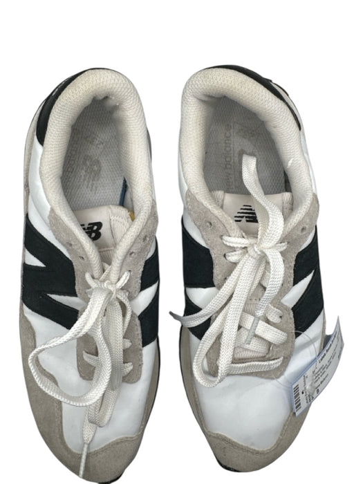 New Balance Shoe Size 8 White & Black Suede & Canvas Logo black soles Sneakers White & Black / 8