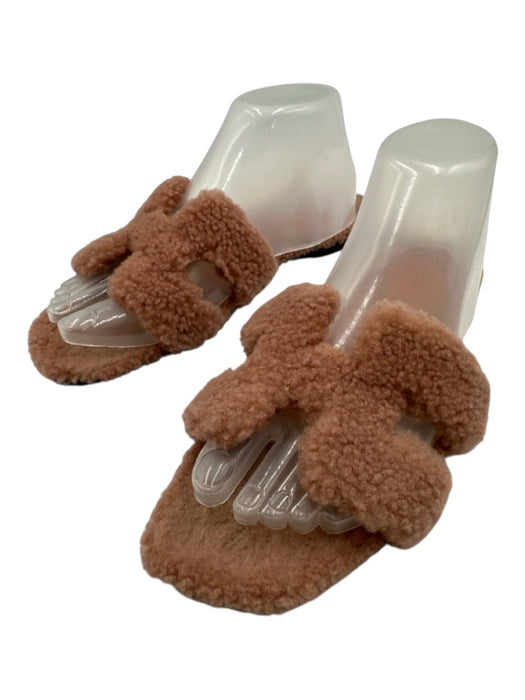 Hermes Shoe Size 39 Dusty Pink shearling Cut Out Slide Sandals Dusty Pink / 39