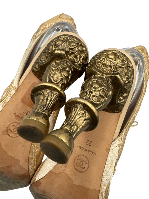 Chanel Shoe Size 39 Cream & Gold textile upper Brocade Lace Up Peep Toe Booties Cream & Gold / 39