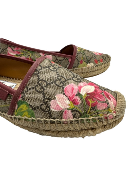 Gucci Shoe Size 38 Pink, Green, Brown Coated Canvas Leather trim Floral Flats Pink, Green, Brown / 38